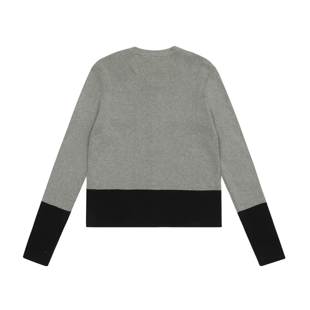 vivienne west wood Vivienne contrasting high-end Korean-style cardigan knitted sweater wool 2024 autumn latest style 🧩 15% merino cotton wool 85% wool blend 🧩Correct Italian 🇮🇹100% wool washed wheat logo Size: S -M- L Color: blue pink black gray